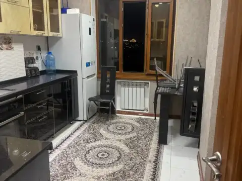 3-комн. квартира, 8 этаж, 78 м², 82 мкр