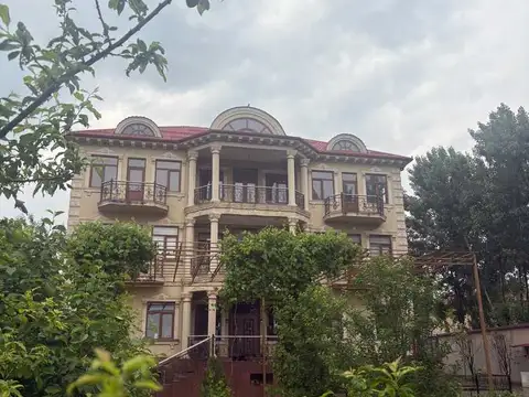 Дом, 10 комн., 700 м², Душанбе