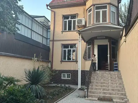 Дом, 5 комн., 300 м², Исмоили Сомони