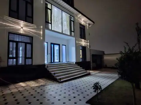 Дом, 6 комн., Зарафшон