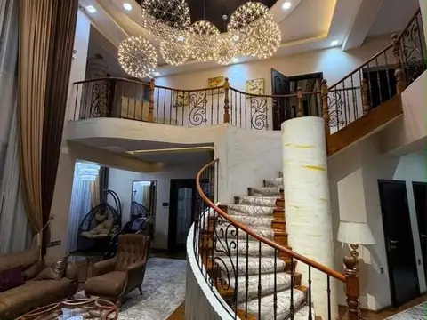 Дом, 8 комн., 550 м², Султони Кабир