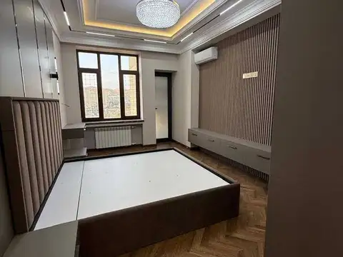 5-комн. квартира, 12 этаж, 160 м², 82 мкр